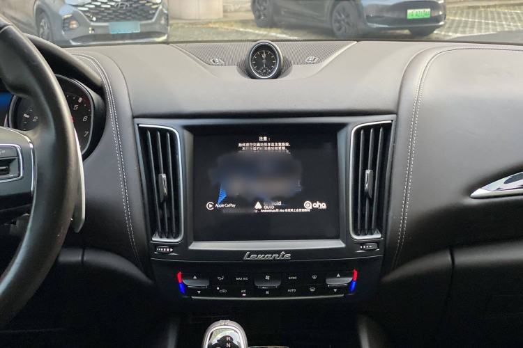 Used Maserati Levante 2016 3.0T Standard Edition Interior 4