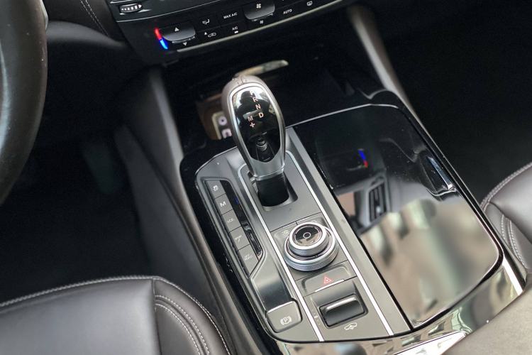 Used Maserati Levante 2016 3.0T Standard Edition Interior 5