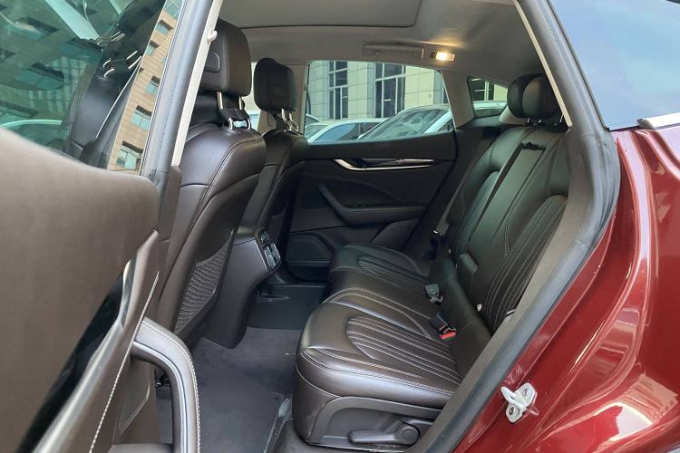 Used Maserati Levante 2016 3.0T Standard Edition Interior 8