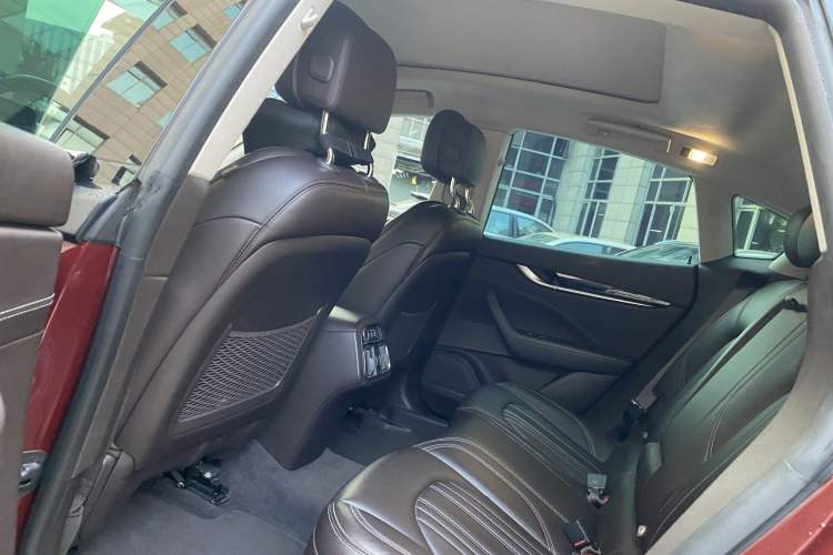Used Maserati Levante 2016 3.0T Standard Edition Interior 9
