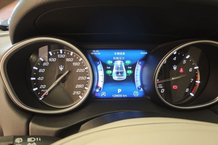 Used Maserati Levante 2016 3.0T S Standard Model Odometer Close Up