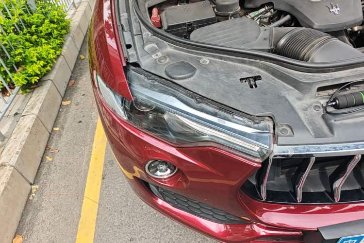 Used Maserati Levante 2016 3.0T Standard Edition Right Front Headlight