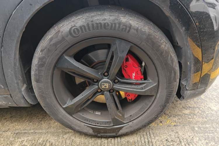 Used Maserati Levante 2016 3.0T Standard Edition Right Front Wheel Hub