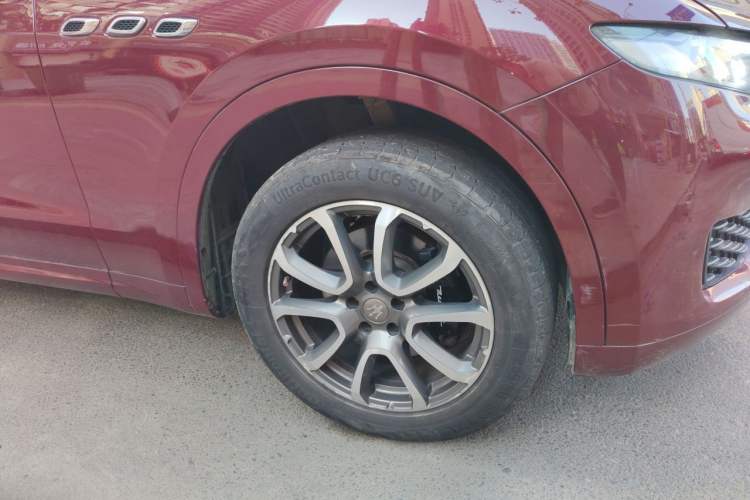 Used Maserati Levante 2016 3.0T Standard Edition Right Front Wheel Hub