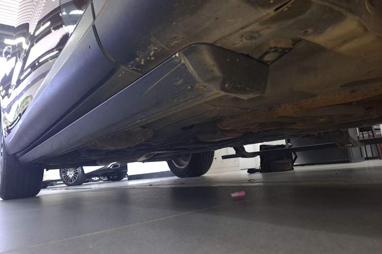 Used Maserati Levante 2016 3.0T Standard Edition Right Side Sill