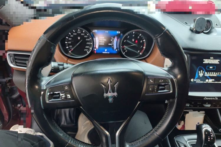 Used Maserati Levante 2016 3.0T Standard Edition Steering Wheel