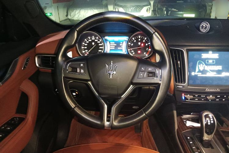 Used Maserati Levante 2016 3.0T S Standard Model Steering Wheel