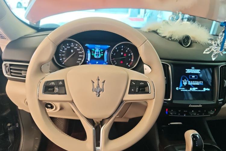 Used Maserati Levante 2016 3.0T S Standard Model Steering Wheel