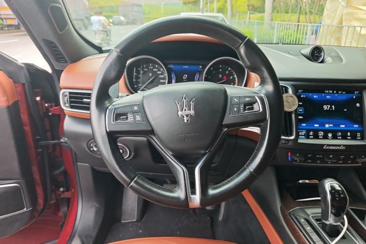 Used Maserati Levante 2016 3.0T Standard Edition Steering Wheel