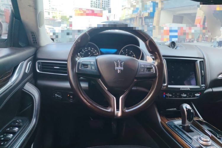 Used Maserati Levante 2016 3.0T Standard Edition Steering Wheel