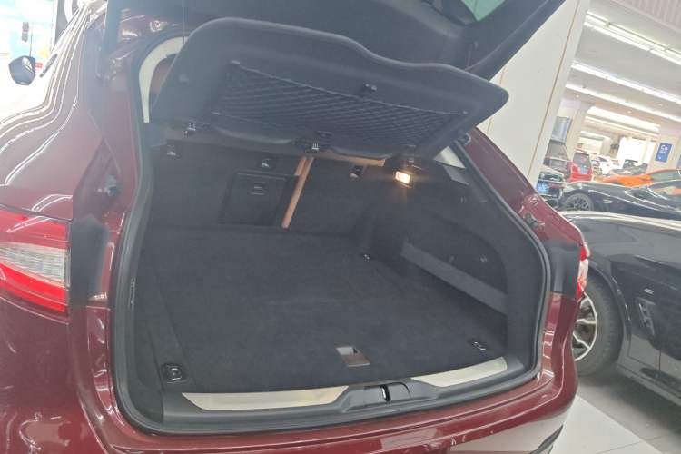 Used Maserati Levante 2016 3.0T Standard Edition Trunk