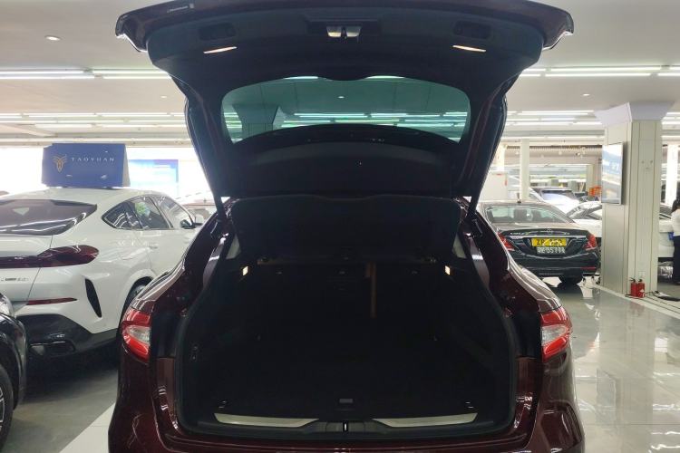 Used Maserati Levante 2016 3.0T Standard Edition Trunk
