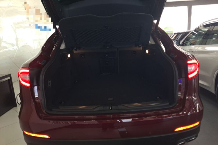 Used Maserati Levante 2016 3.0T Standard Edition Trunk
