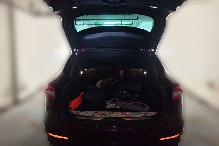 Used Maserati Levante 2016 3.0T Standard Edition Trunk