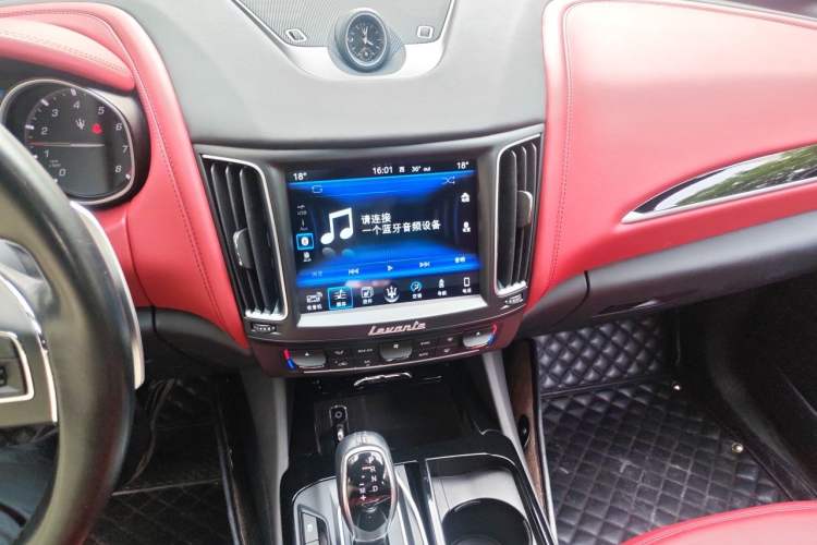 Used Maserati Levante 2016 3.0T Standard Edition Audio And AC Panel