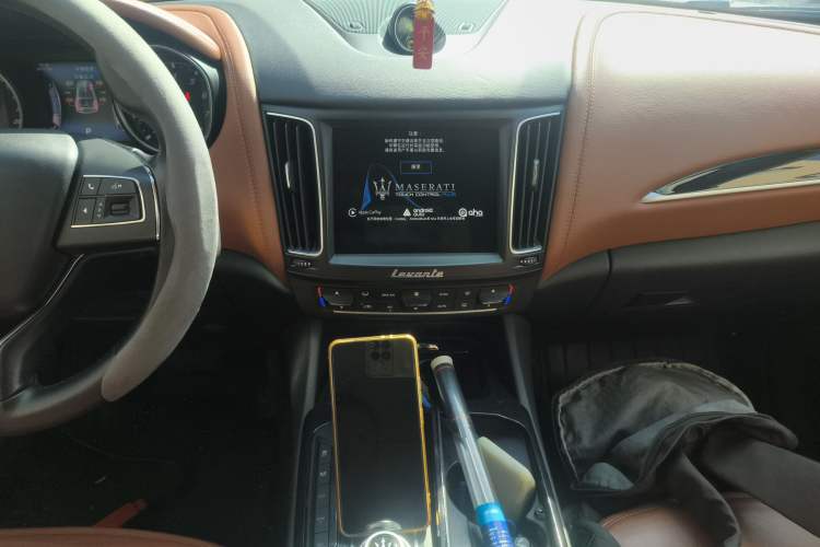 Used Maserati Levante 2016 3.0T Standard Edition Audio And AC Panel
