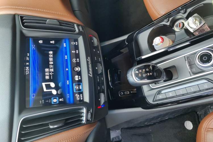 Used Maserati Levante 2016 3.0T Standard Edition Audio And AC Panel