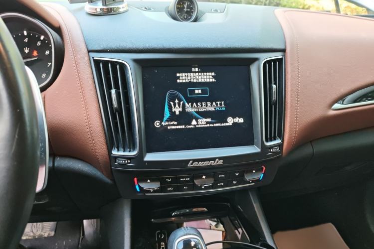 Used Maserati Levante 2016 3.0T Standard Edition Audio And AC Panel