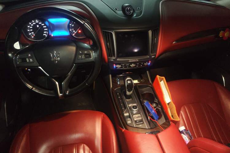 Used Maserati Levante 2016 3.0T Standard Edition Center Console