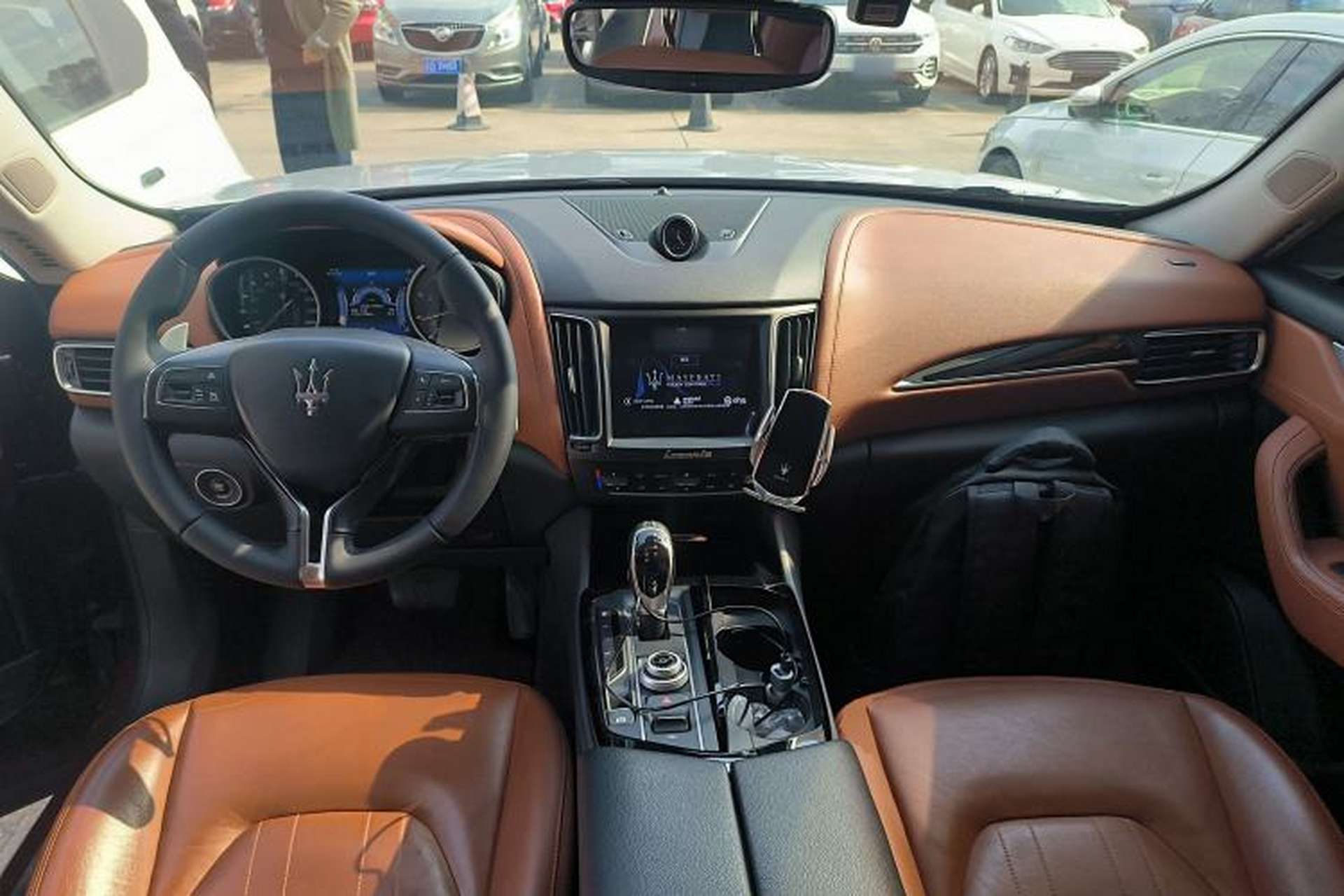 Used Maserati Levante 2016 3.0T Standard Edition Center Console
