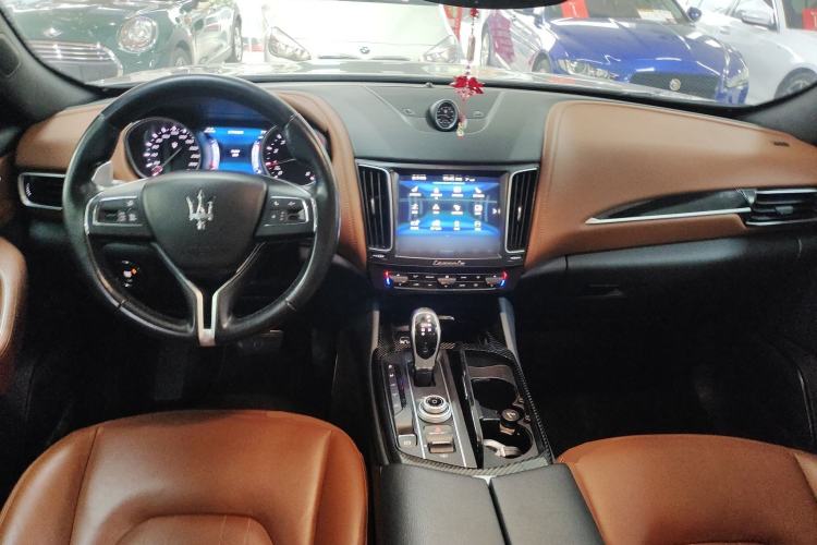 Used Maserati Levante 2016 3.0T Standard Edition Center Console