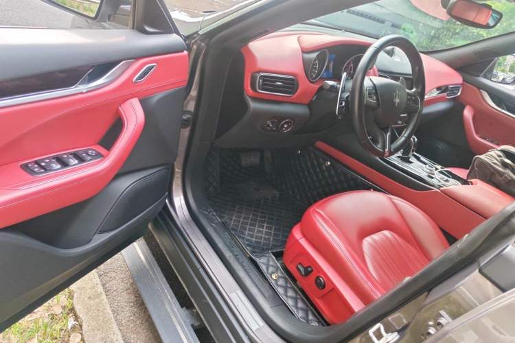 Used Maserati Levante 2016 3.0T Standard Edition Driver Seat
