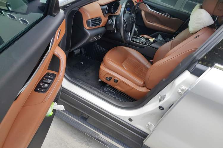 Used Maserati Levante 2016 3.0T Standard Edition Driver Seat