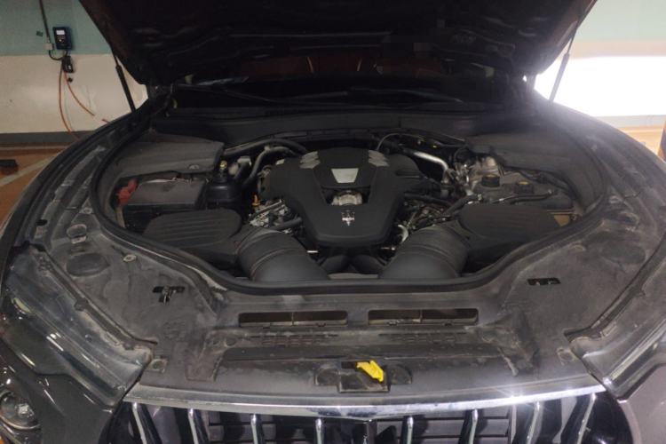 Used Maserati Levante 2016 3.0T Standard Edition Engine Bay