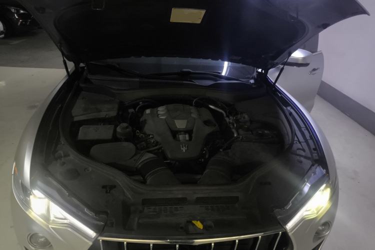 Used Maserati Levante 2016 3.0T Standard Edition Engine Bay