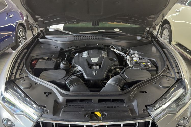Used Maserati Levante 2016 3.0T Standard Edition Engine Bay