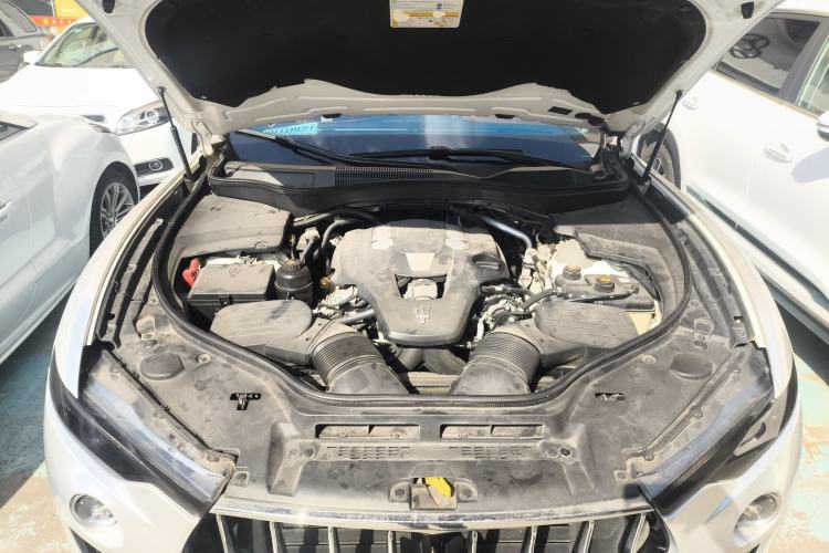 Used Maserati Levante 2016 3.0T Standard Edition Engine Bay