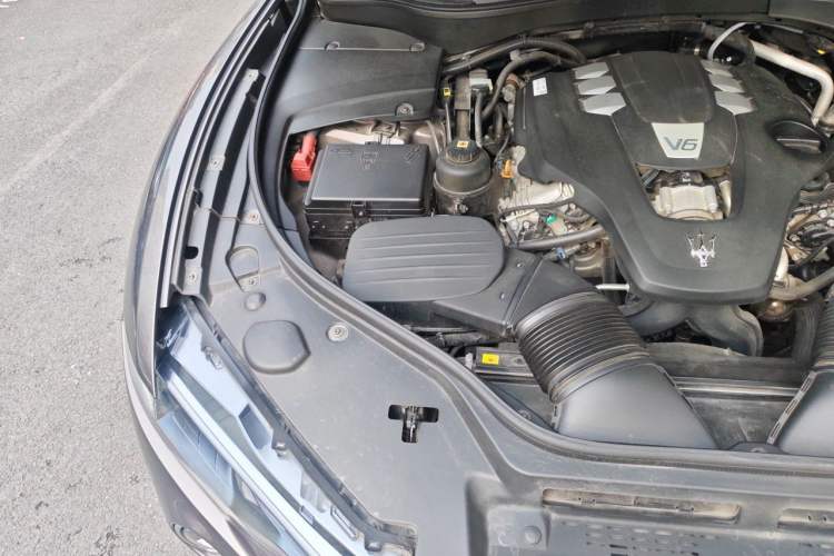 Used Maserati Levante 2016 3.0T Standard Edition Engine Bay Right
