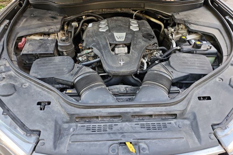Used Maserati Levante 2016 3.0T Standard Edition Engine Bay