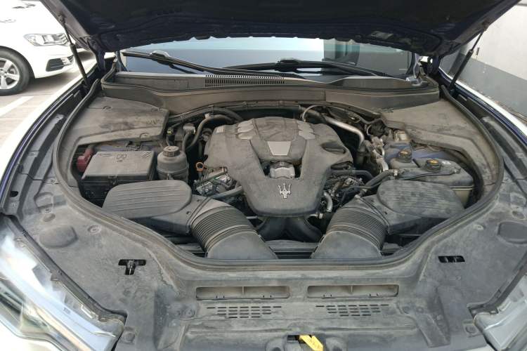 Used Maserati Levante 2016 3.0T Standard Edition Engine Bay