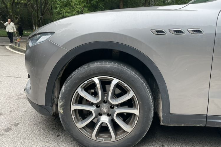 Used Maserati Levante 2016 3.0T Standard Edition Exterior 4