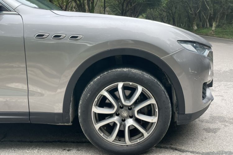 Used Maserati Levante 2016 3.0T Standard Edition Exterior 5