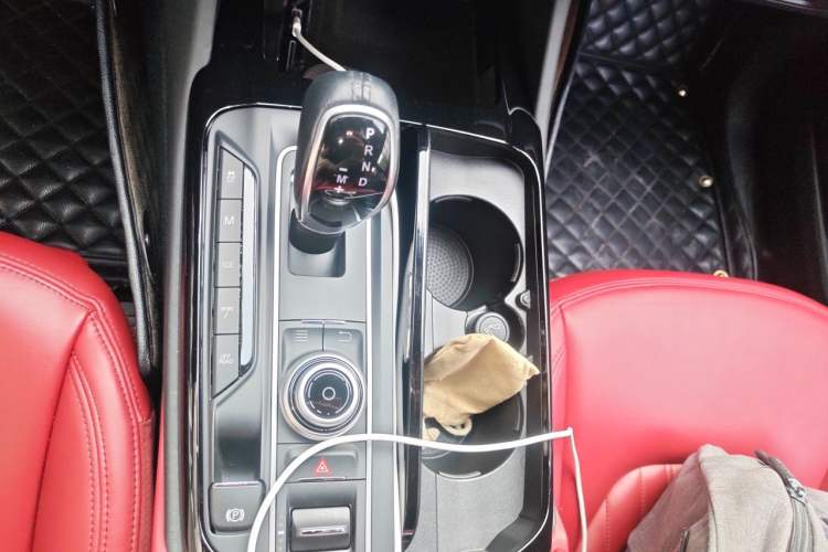 Used Maserati Levante 2016 3.0T Standard Edition Gear Lever