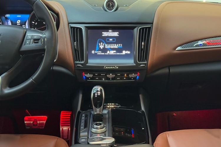 Used Maserati Levante 2016 3.0T Standard Edition Interior 3