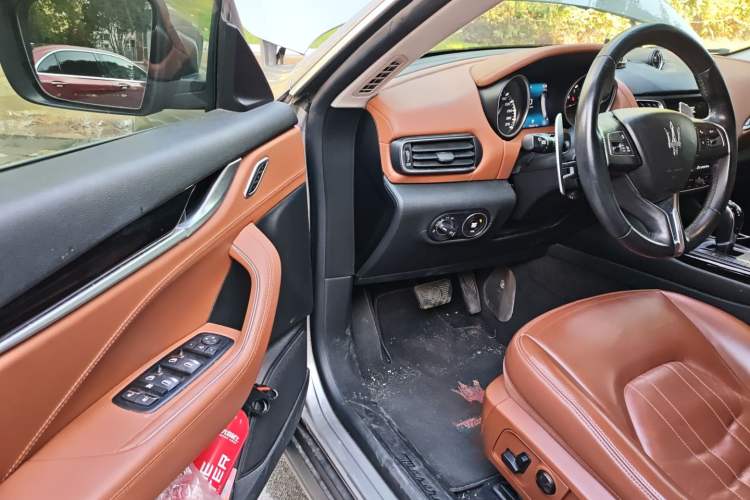 Used Maserati Levante 2016 3.0T Standard Edition Interior 3