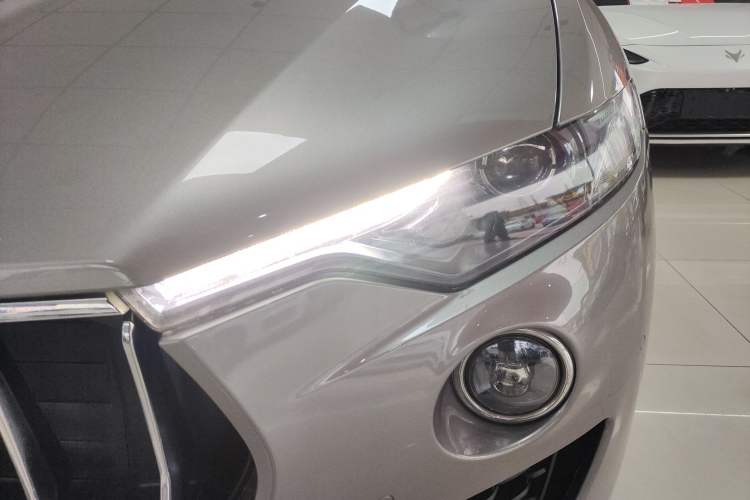 Used Maserati Levante 2016 3.0T Standard Edition Left Front Headlight