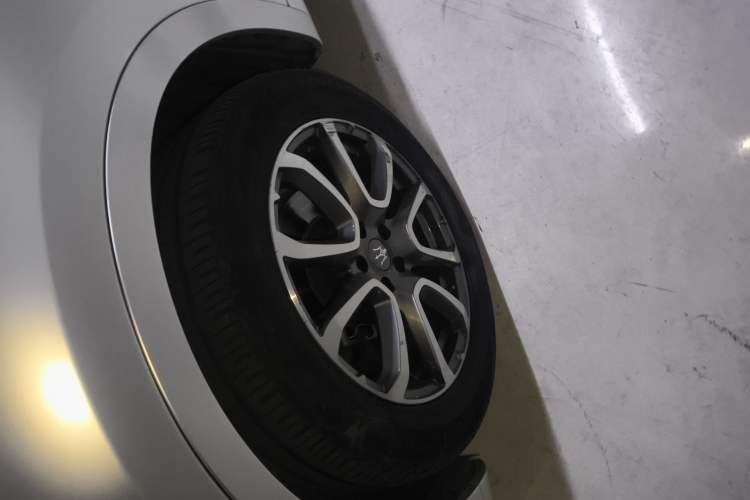 Used Maserati Levante 2016 3.0T Standard Edition Left Front Wheel Hub