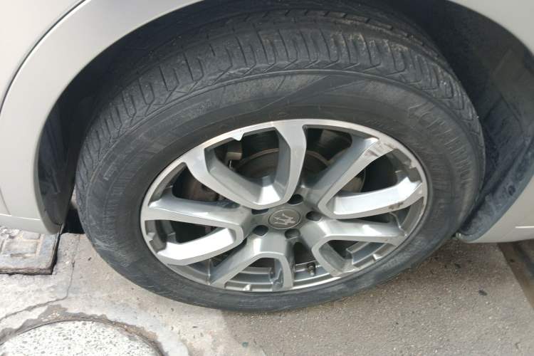Used Maserati Levante 2016 3.0T Standard Edition Left Front Wheel Hub