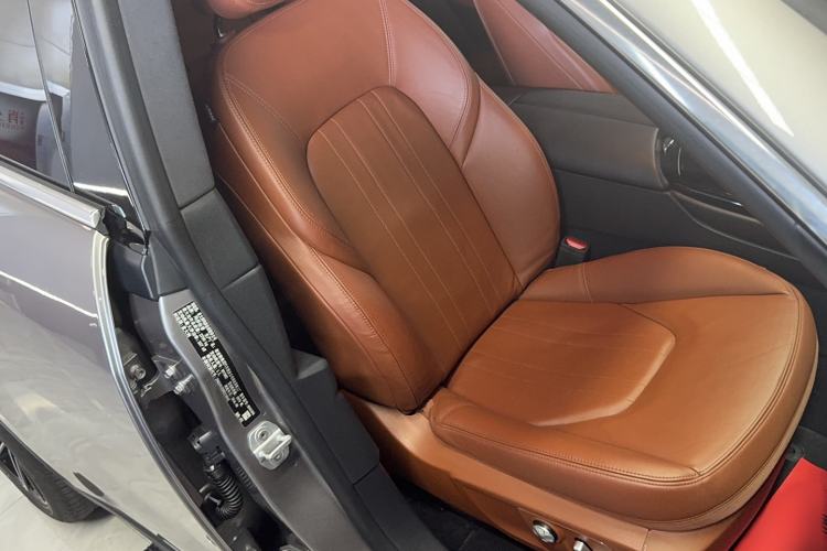 Used Maserati Levante 2016 3.0T Standard Edition Right Front Seat