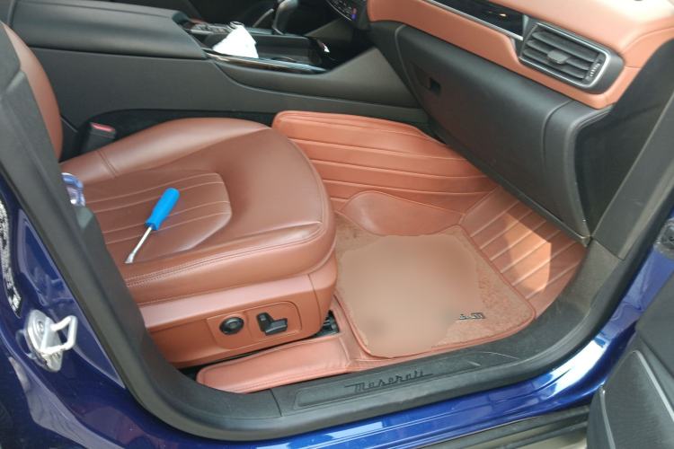 Used Maserati Levante 2016 3.0T Standard Edition Right Front Seat
