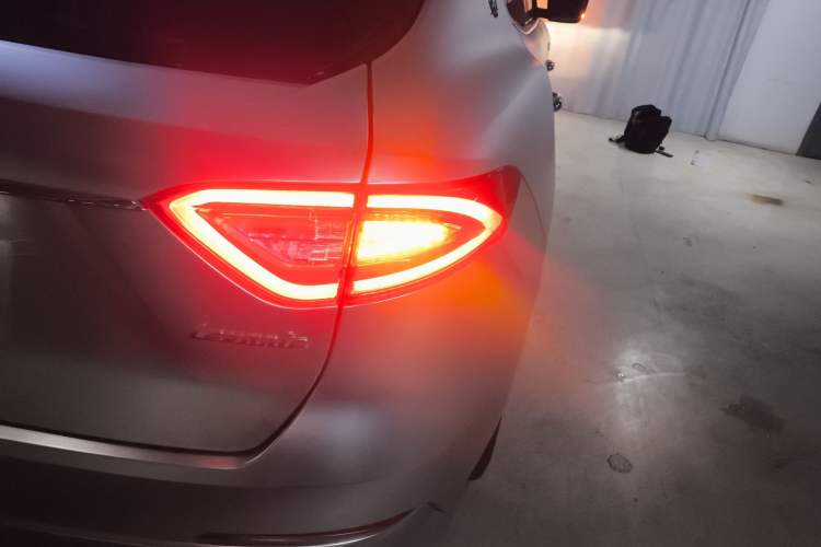 Used Maserati Levante 2016 3.0T Standard Edition Right Rear Taillight