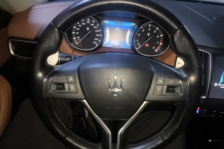 Used Maserati Levante 2016 3.0T Standard Edition Steering Wheel