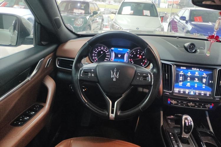 Used Maserati Levante 2016 3.0T Standard Edition Steering Wheel