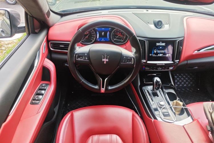 Used Maserati Levante 2016 3.0T Standard Edition Steering Wheel