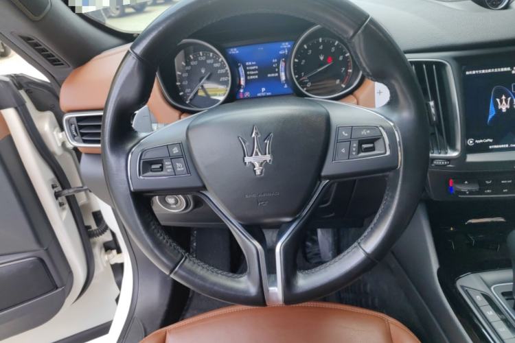 Used Maserati Levante 2016 3.0T Standard Edition Steering Wheel