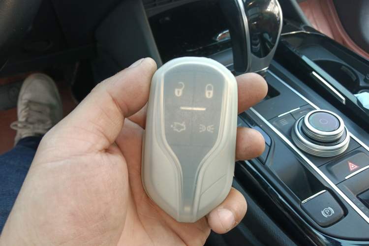 Used Maserati Levante 2016 3.0T Standard Edition Vehicle Key